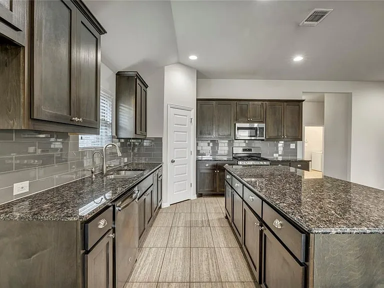 2926 Diego Dr — Photo 16