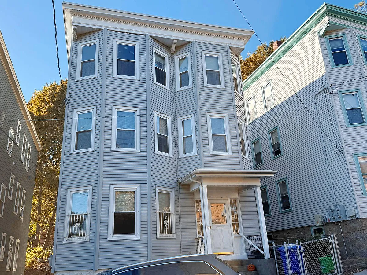 Building Photo - 10 Bucknam St #2