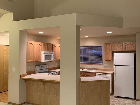 4th image of 406 Bungalow Dr NW