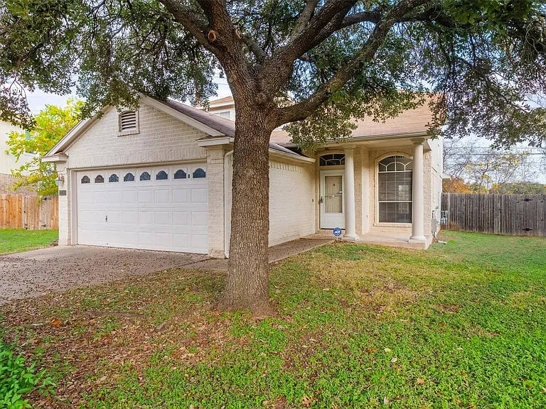 7700 Portland Trl — Photo 2