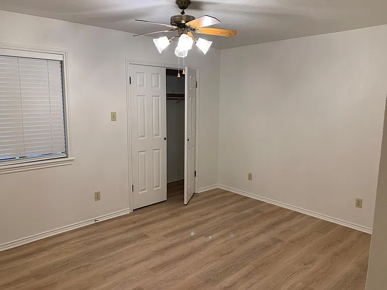 2745 Bandera Hwy #6 — Photo 8