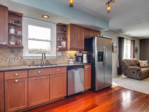 2nd image of 2472 Townfield Ln