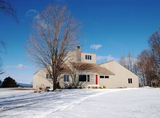 941 Hills Point Rd, Charlotte, VT 05445