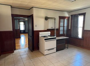 49 Houghton St APT 1, Worcester, MA 01604