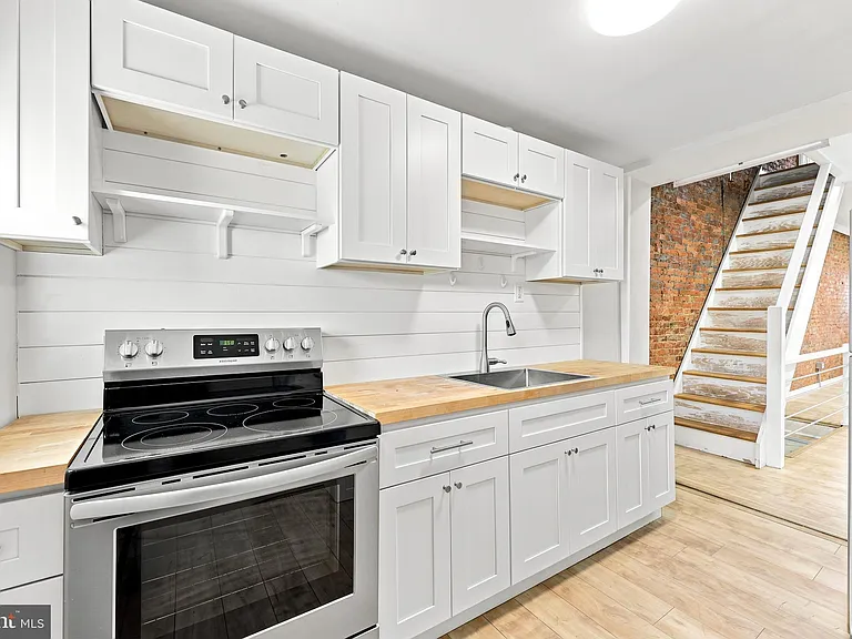 2307 N Mascher St — Photo 8