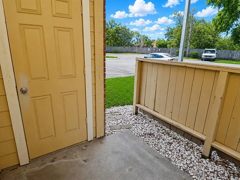 8722 Mallard Reserve Dr #102 — Photo 43