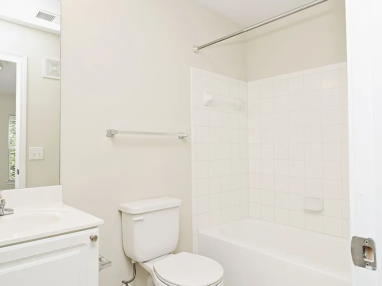 1850 Candlewood Ct #206 — Photo 9