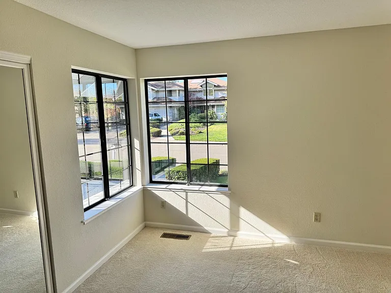 10084 Nantucket Dr — Photo 14