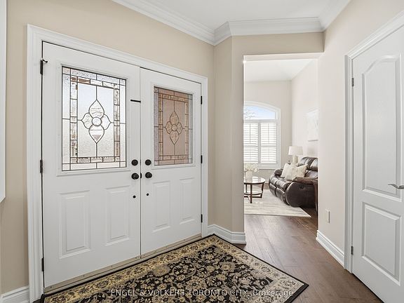 4th image of 11 Aventura Cres