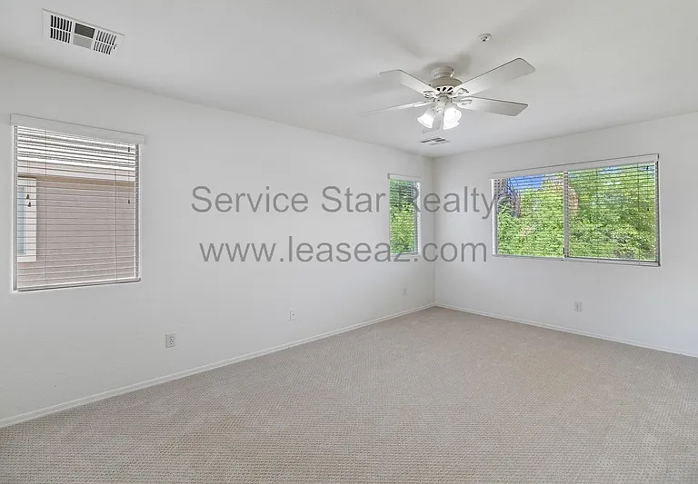 1554 E Elgin St — Photo 17