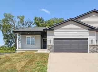 5304 Destiny Dr, Pleasant Hill, IA 50327