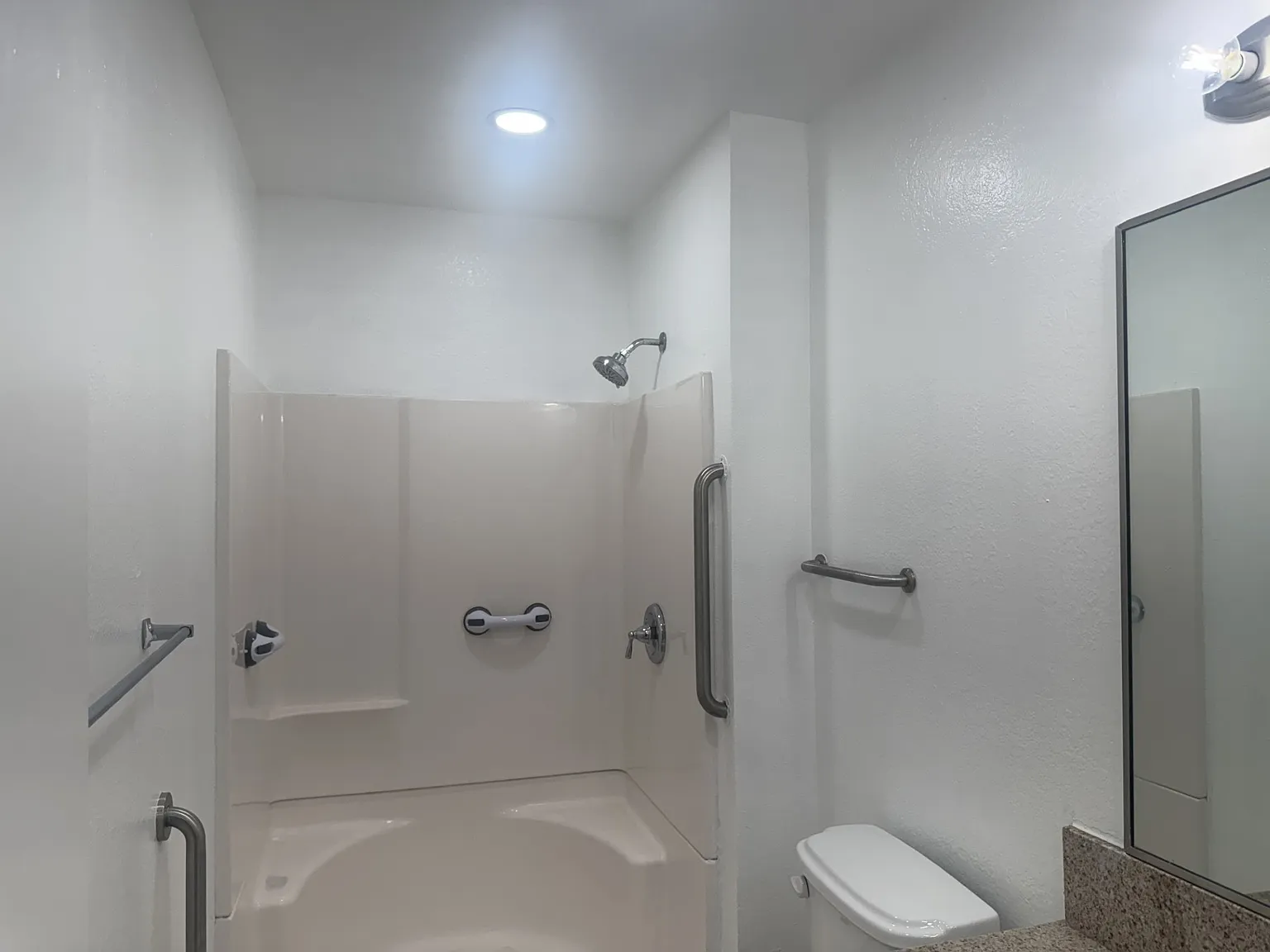 2 bed, 1100 sqft, $2,295 — Photo 3