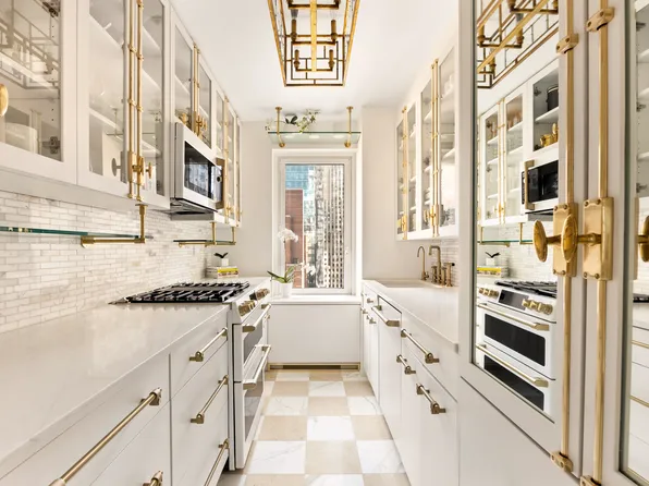 210 Central Park South image 7 of 21