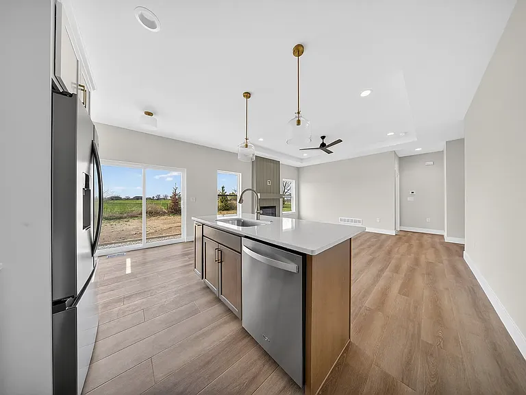 1275 Eisenhower Blvd — Photo 27
