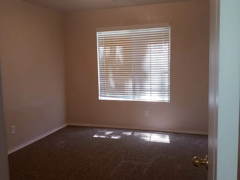 9900 Sunshine Mesa Dr NW — Photo 3