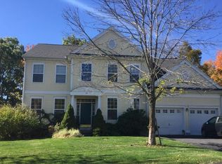 26 Independence Cir, Middlebury, CT 06762