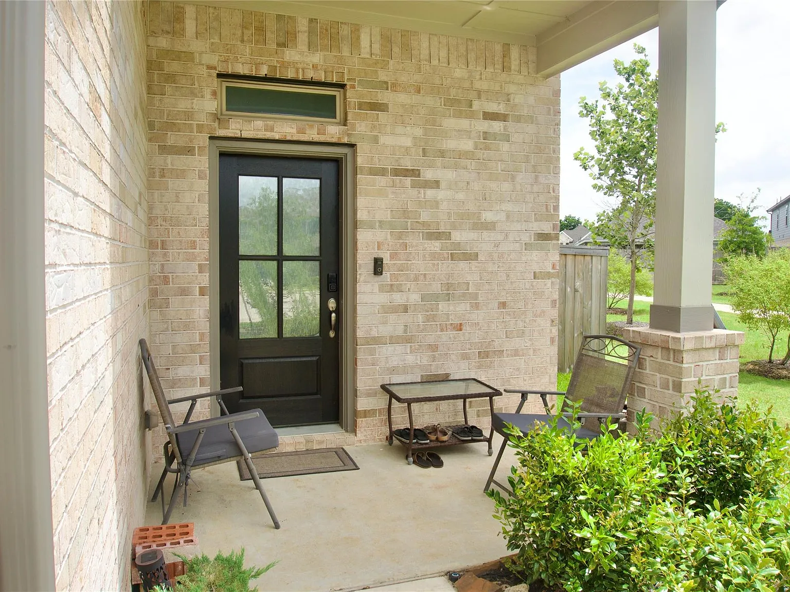 4 bed, 2.5 bath, 2452 sqft, $2,800 — Photo 2