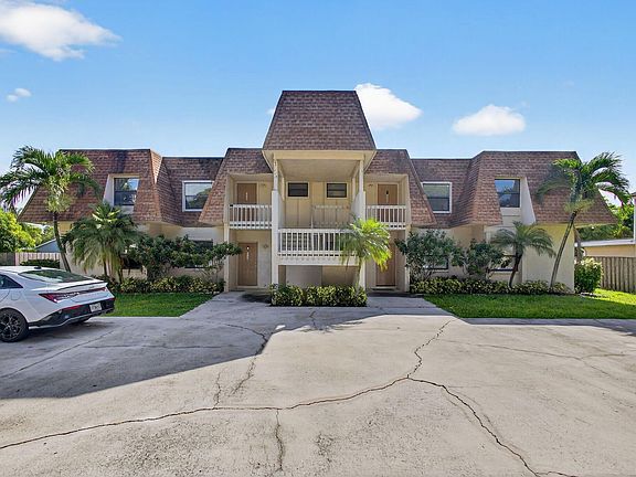 4th image of 1580 Montauk Dr #1586
