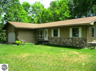 90 Mitchell Rd SE, Kalkaska, MI 49646