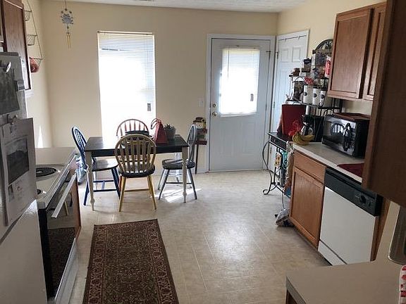 4th image of 71 Oak Park Dr