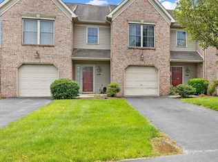 453 Stonehedge Ln, Mechanicsburg, PA 17055