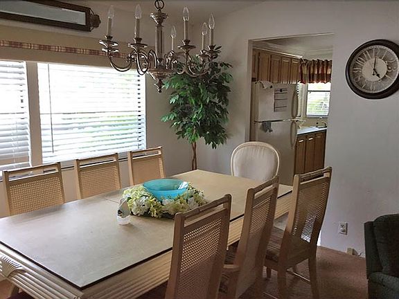 4th image of 1066 La Paloma Blvd