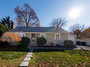 551 Pleasant St, Milton, MA 02186