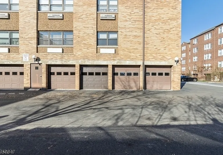 22 Riverside Dr #D10 — Photo 10