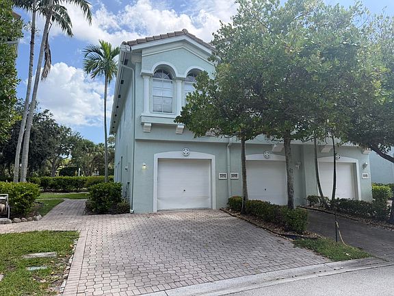 2nd image of 3251 Laurel Ridge Cir