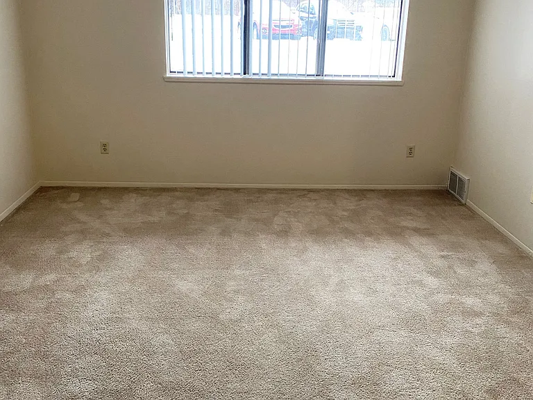West Wind Apartments — Photo 72