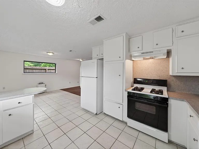 418 Texas St — Photo 20