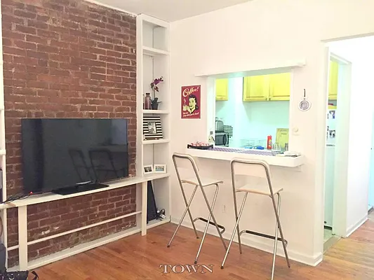 Rented by Town Residential | media 25