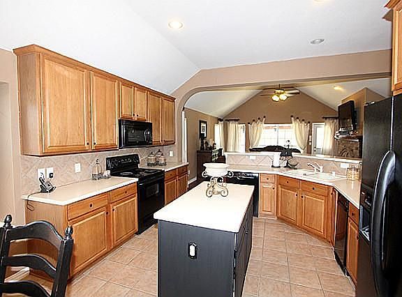5th image of 9352 Niles Ct