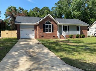 4320 Falls Dr, Hope Mills, NC 28348