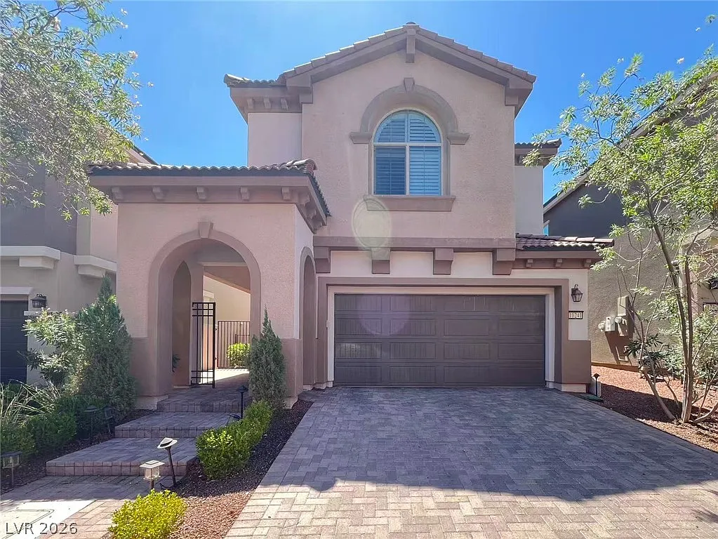 3 bed, 2.5 bath, 1616 sqft, $2,450 — Photo 1