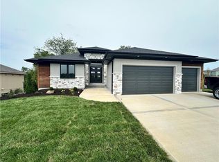 1013 Wilds Pkwy, Greenwood, MO 64034