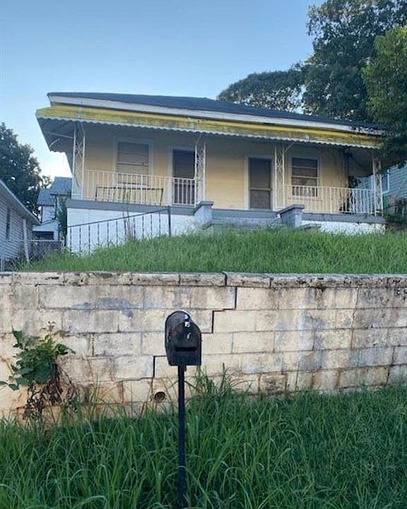 1st image of 1024 Herndon St NW