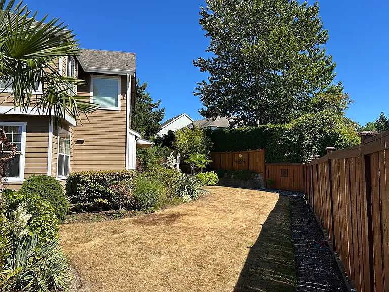 1803 SE 8th St — Photo 7