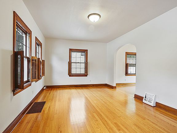 2nd image of 1218 Shawano Ave