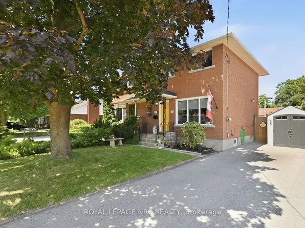 71 Wildwood Rd, Saint Catharines, ON L2M 1E1