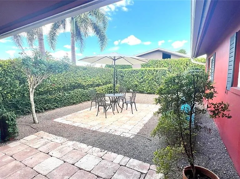 4836 Napoli Dr — Photo 11