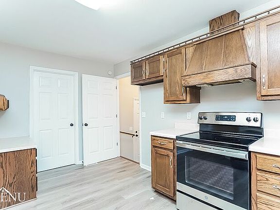 3rd image of 2327 Abby Ct