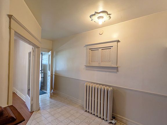2nd image of 831 Shaw St