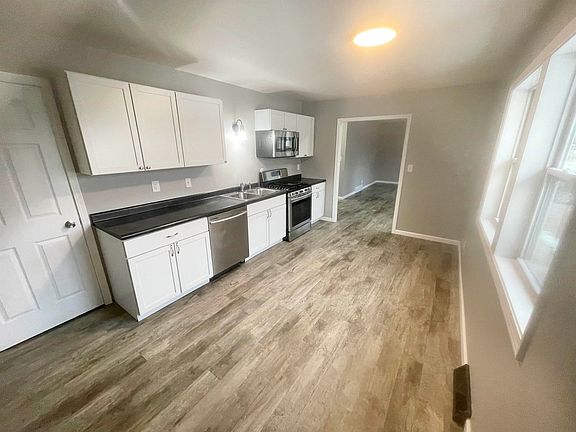 4th image of 4644 Cromwell Ln