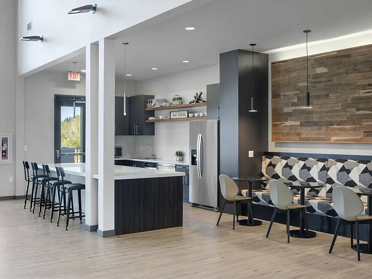 Edgewater at the Cove — Photo 17