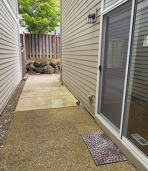 20781 SW Skiver St — Photo 28