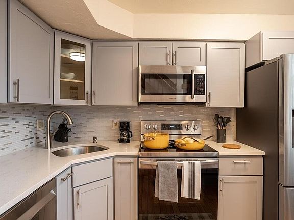 3rd image of 189 Tall Oaks Dr Unit A