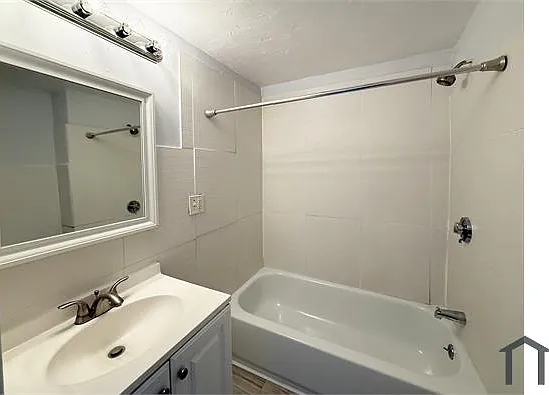 227 Chestnut St #3 — Photo 6