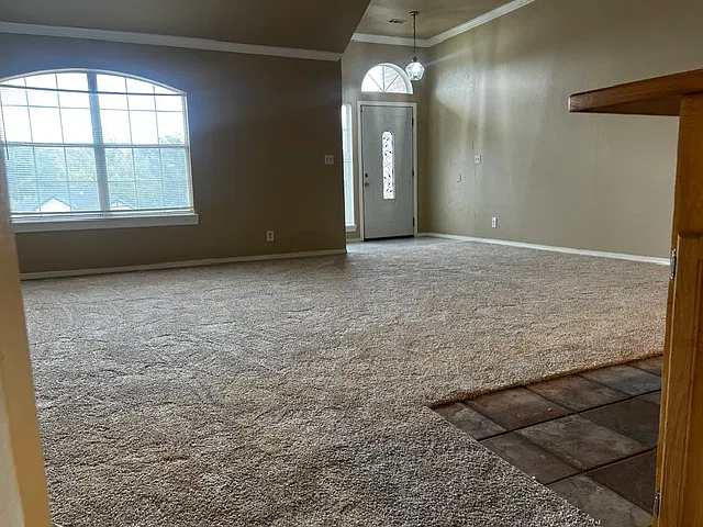 4 bed, 2029 sqft, $2,025 — Photo 3
