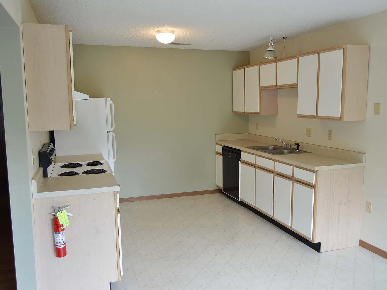 301 S Mulberry St - A — Photo 4